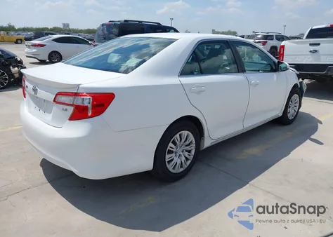 2014 Toyota Camry Le z USA, uszkodzony, nr VIN 4T1BF1FKXEU781661